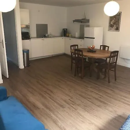 아파트 Joli Au Coeur Du Village *